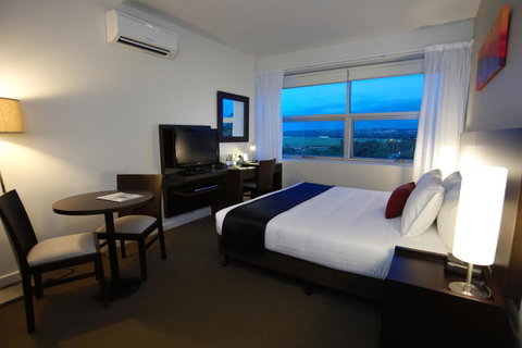 Quest Mawson Lakes - Lightning Ridge Tourism 2