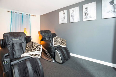 Hahndorf House B&B - Lightning Ridge Tourism 8