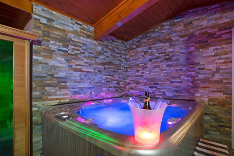 Hahndorf House B&B - Lightning Ridge Tourism 9