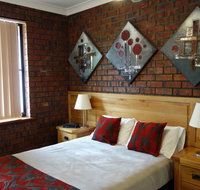 Glenelg Gateway Apartments - Lightning Ridge Tourism