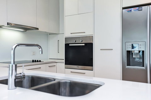 Breeze Beachfront Apartment - Lightning Ridge Tourism 8