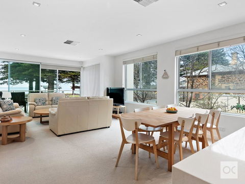 Breeze Beachfront Apartment - Lightning Ridge Tourism 19