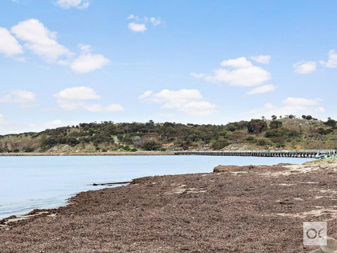 Breeze Beachfront Apartment - Lightning Ridge Tourism 22