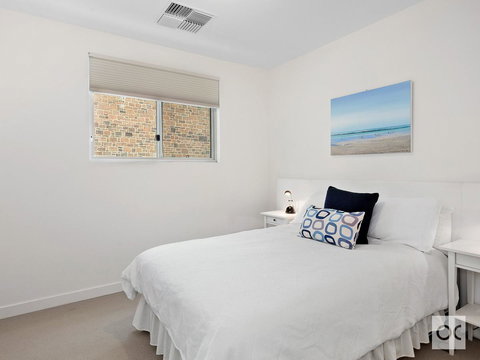 Breeze Beachfront Apartment - Lightning Ridge Tourism 32