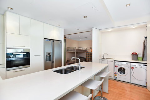 Breeze Beachfront Apartment - Lightning Ridge Tourism 6