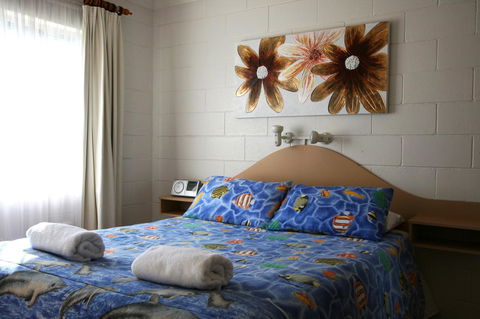 Lake Edge Apartments - Lightning Ridge Tourism 26