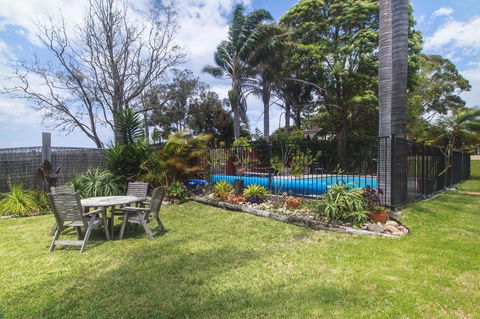Lake Edge Apartments - Lightning Ridge Tourism 2