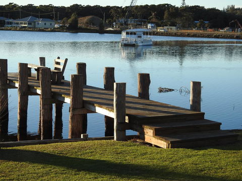 Lake Edge Apartments - Lightning Ridge Tourism 21