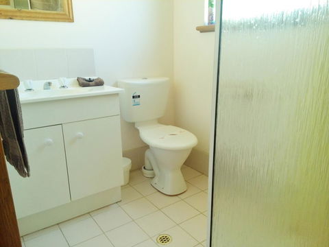 Wenton Farm Holiday Cottages - Lightning Ridge Tourism 3