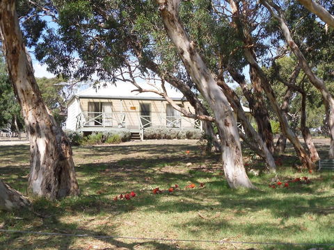 Wenton Farm Holiday Cottages - Lightning Ridge Tourism 0