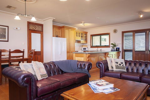 Angaston Saleyards Luxury Accommodation - Lightning Ridge Tourism 5