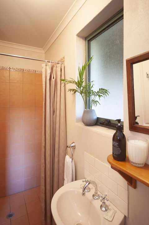 Angaston Saleyards Luxury Accommodation - Lightning Ridge Tourism 10