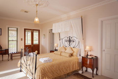 Angaston Saleyards Luxury Accommodation - Lightning Ridge Tourism 6