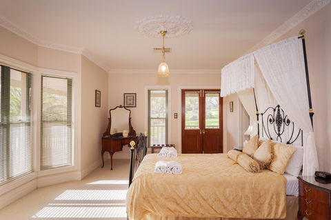 Angaston Saleyards Luxury Accommodation - Lightning Ridge Tourism 1