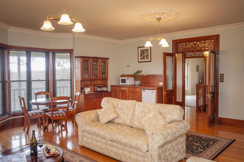 Angaston Saleyards Luxury Accommodation - Lightning Ridge Tourism 26