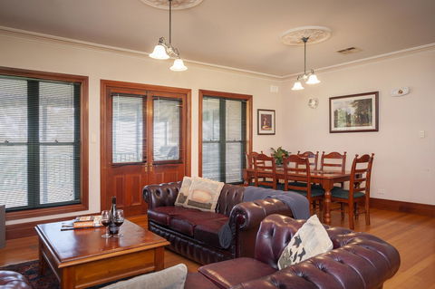 Angaston Saleyards Luxury Accommodation - Lightning Ridge Tourism 30