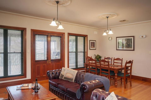 Angaston Saleyards Luxury Accommodation - Lightning Ridge Tourism 7