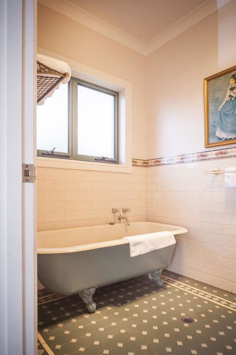 Angaston Saleyards Luxury Accommodation - Lightning Ridge Tourism 13