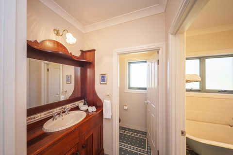 Angaston Saleyards Luxury Accommodation - Lightning Ridge Tourism 14