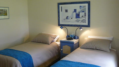 Camawald Coonawarra Cottage B&B - Lightning Ridge Tourism 8