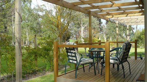 Camawald Coonawarra Cottage B&B - Lightning Ridge Tourism 5