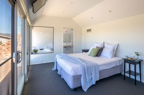 Barossa Shiraz Estate - Lightning Ridge Tourism 22