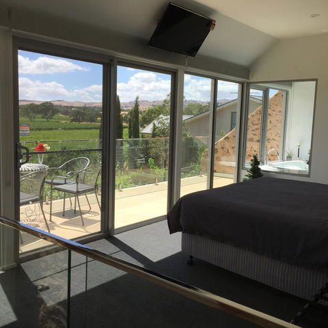 Barossa Shiraz Estate - Lightning Ridge Tourism 36