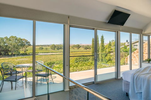 Barossa Shiraz Estate - Lightning Ridge Tourism 26
