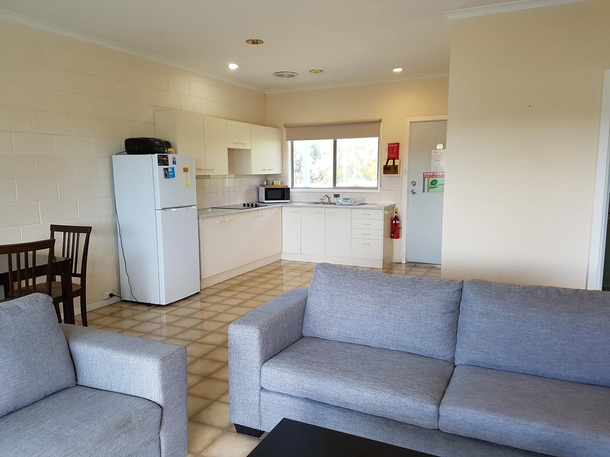  Lightning Ridge Tourism