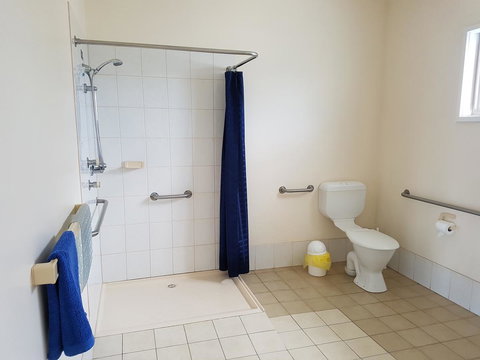 Marion Bay Holiday Villas - Lightning Ridge Tourism 19