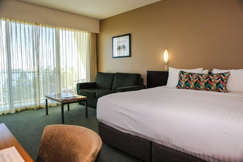 Port Lincoln Hotel - Lightning Ridge Tourism 9