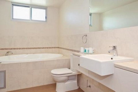 Port Lincoln Hotel - Lightning Ridge Tourism 1