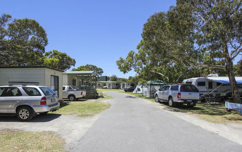 Beachside Holiday Park - Lightning Ridge Tourism 16
