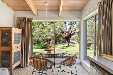 Adelaide Hills Retreats - Lightning Ridge Tourism 22