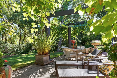 Adelaide Hills Retreats - Lightning Ridge Tourism 40