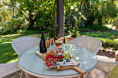 Adelaide Hills Retreats - Lightning Ridge Tourism 14