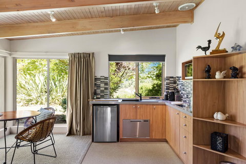 Adelaide Hills Retreats - Lightning Ridge Tourism 24