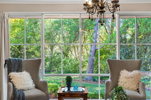 Adelaide Hills Retreats - Lightning Ridge Tourism 6