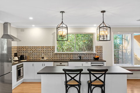 Adelaide Hills Retreats - Lightning Ridge Tourism 23