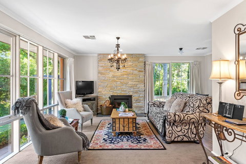 Adelaide Hills Retreats - Lightning Ridge Tourism 25