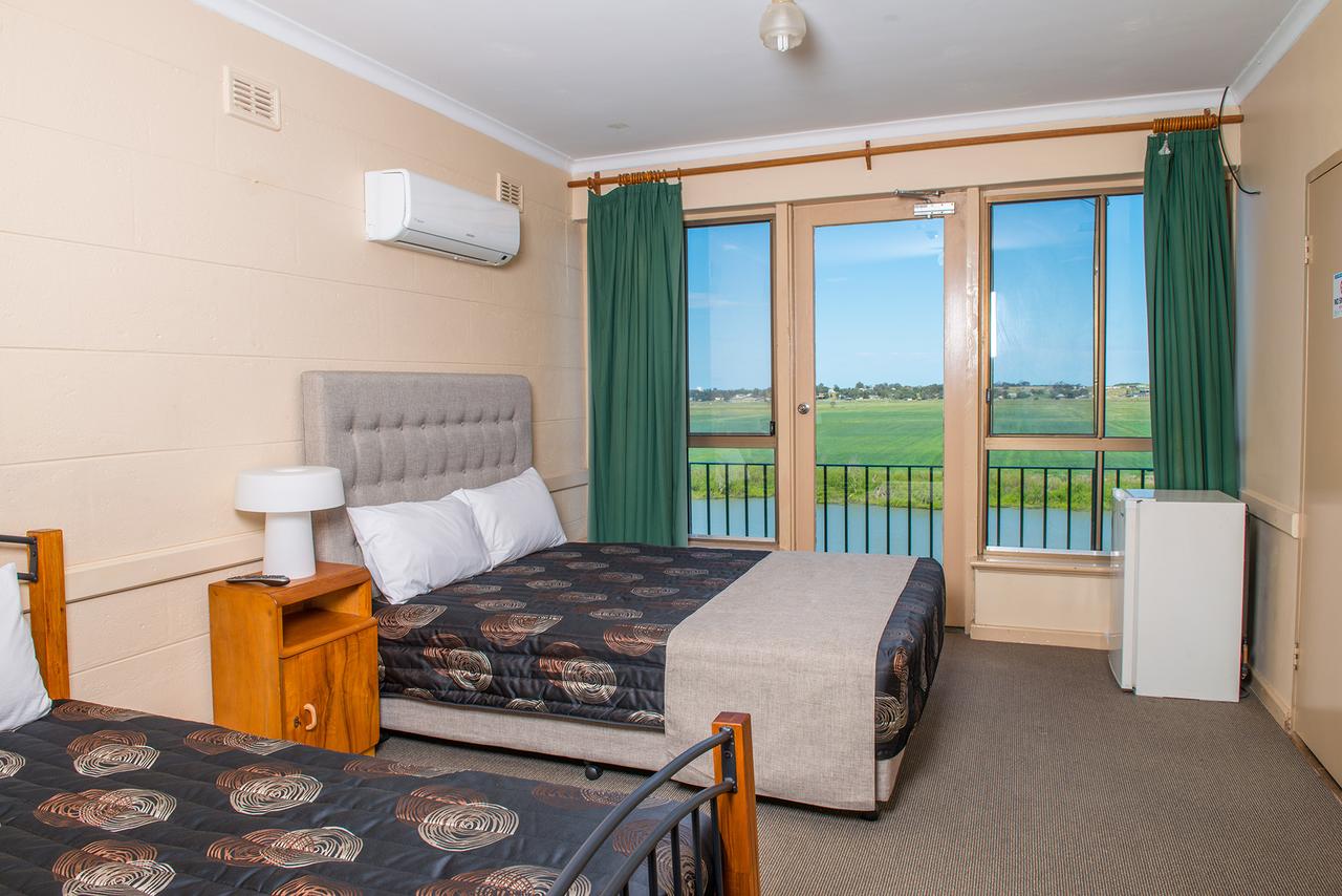 Tailem Bend SA Lightning Ridge Tourism