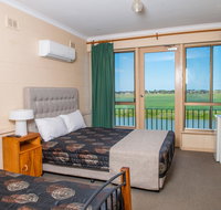 Tailem Bend Riverside Hotel - Lightning Ridge Tourism