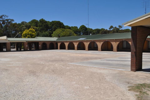 Keith Motor Inn - Lightning Ridge Tourism 14