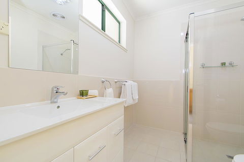 Clare Country Club - Lightning Ridge Tourism 9