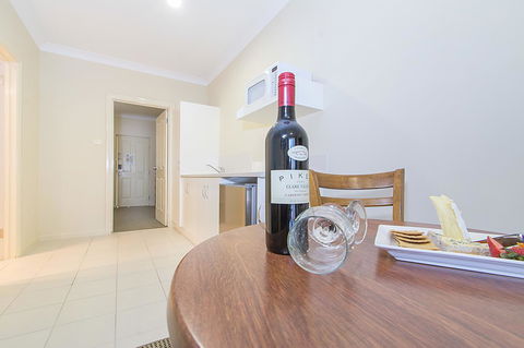 Clare Country Club - Lightning Ridge Tourism 11