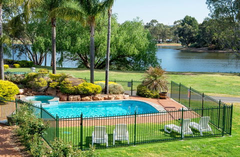 Clare Country Club - Lightning Ridge Tourism 3