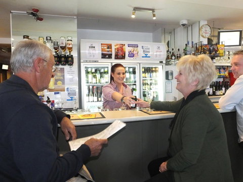 Nightcap At Hotel Victor - Lightning Ridge Tourism 19