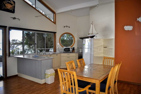 Rest A Shore Coffin Bay - Lightning Ridge Tourism 7