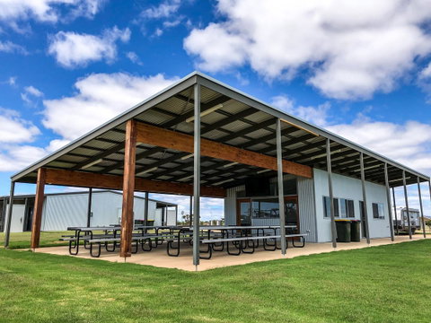 BIG4 The Bend Holiday Park - Lightning Ridge Tourism 4