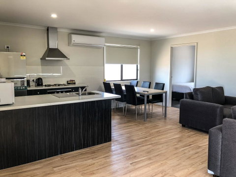 BIG4 The Bend Holiday Park - Lightning Ridge Tourism 2